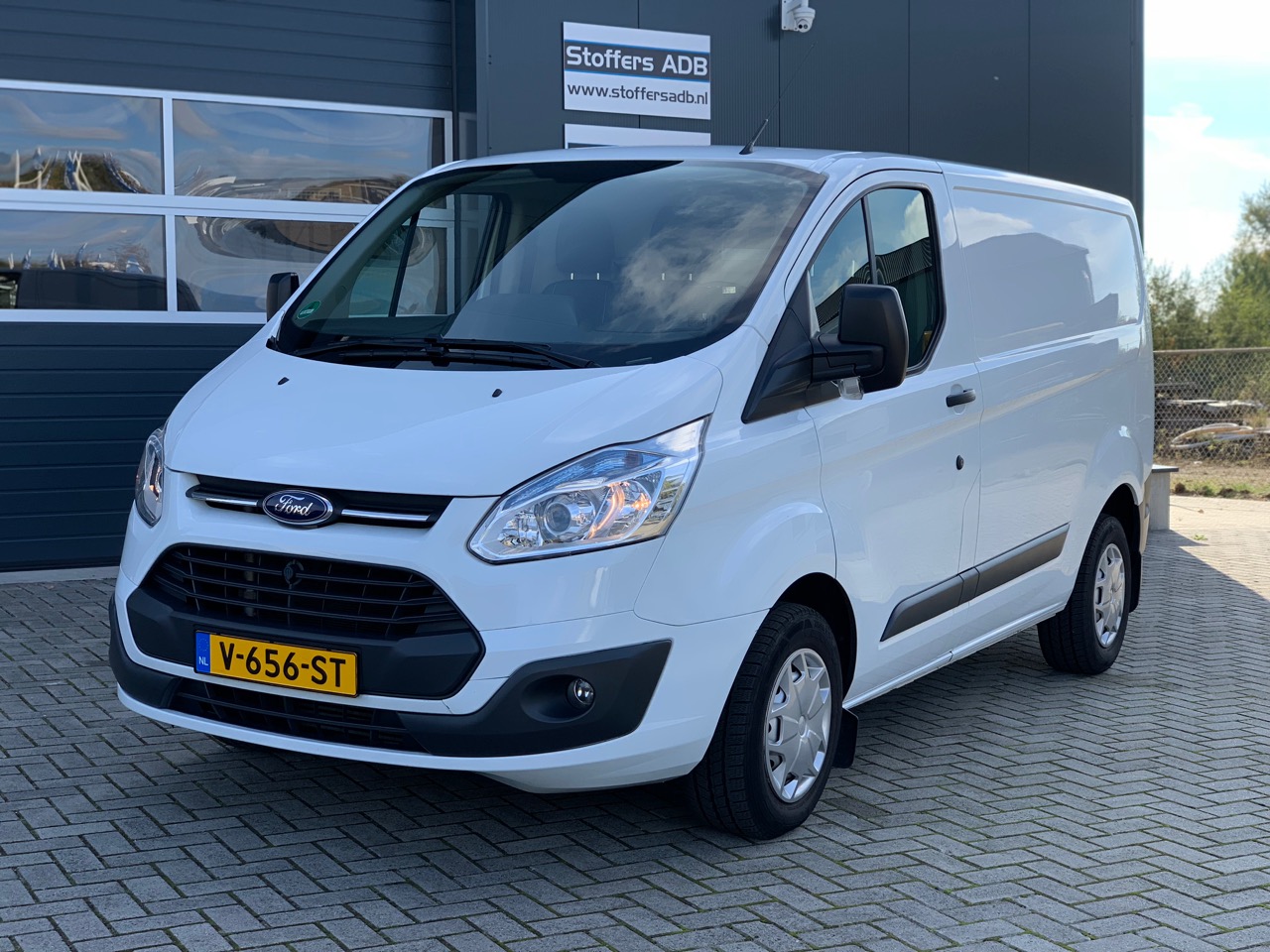 /public/storage/filemanager/bestelauto-kopen/Stoffers%20ADB/V-656-ST%20Ford%20Transit%20Custom/ford-transit-custom-270-2-2-tdci-l1-h1-diesel.jpg